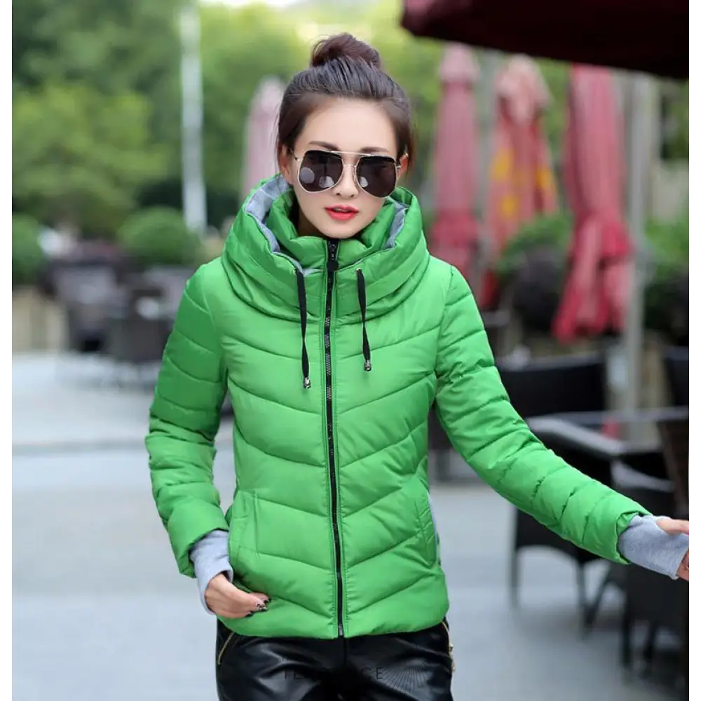 Doudoune Courte à Capuche | France-Tendance