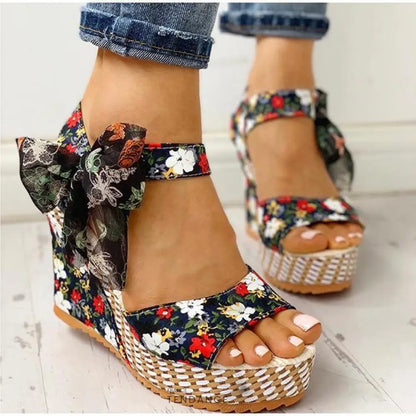 Sandales Florales à Talons Compensés | France-Tendance