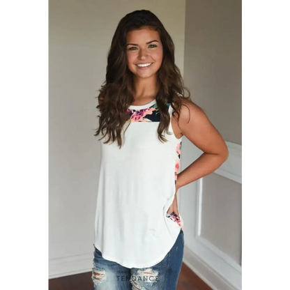 T-shirt Spécial Avec Des Fleurs | France-Tendance