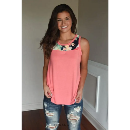 T-shirt Spécial Avec Des Fleurs | France-Tendance